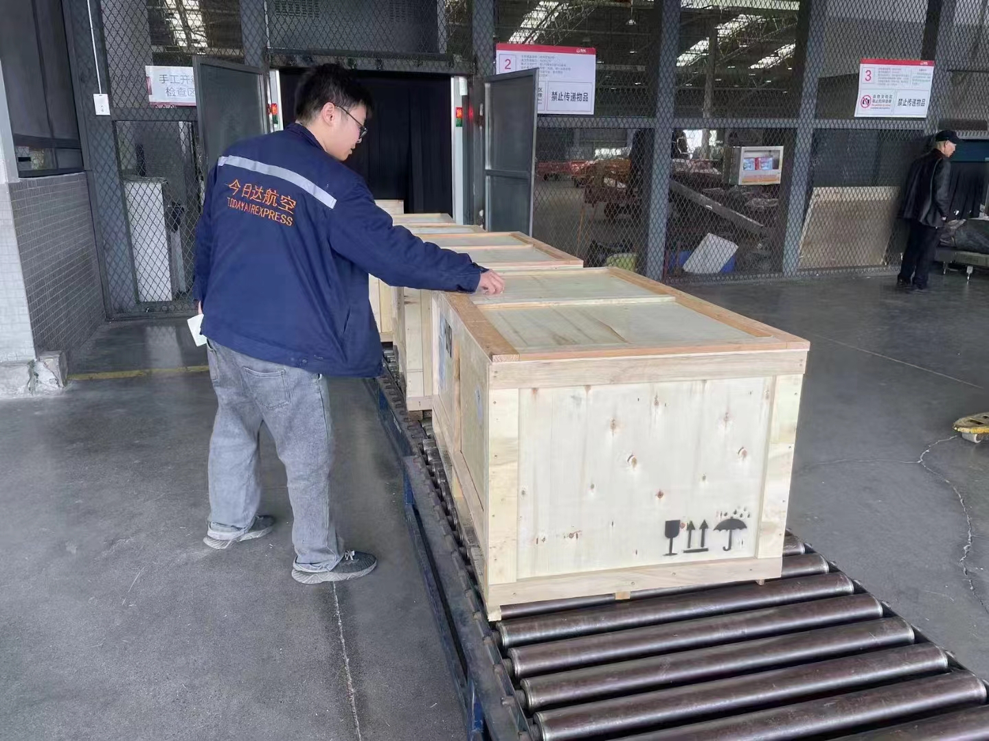 成都航空物流助您暢通全國商路